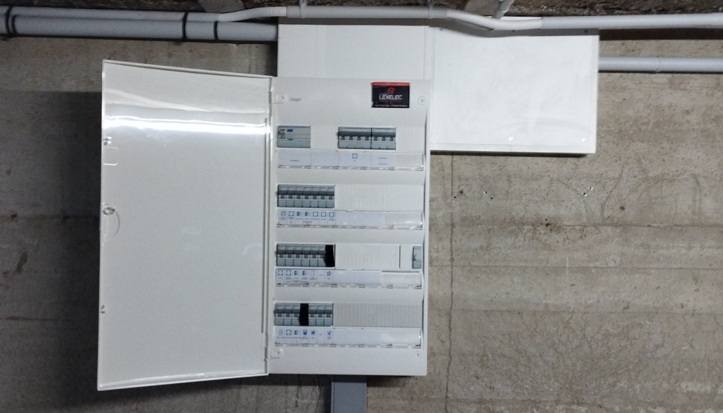 Pose de panneau photovoltaïque à Roanne Loire 42 avec installation électrique complète – solution solaire performante pour autoconsommation énergétique