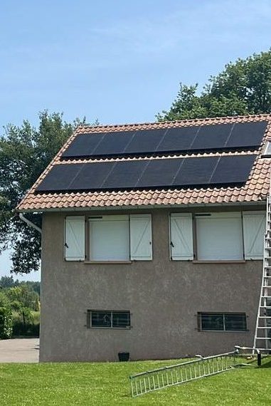 Installation panneaux photovoltaïques résidentielle réalisée par artisan RGE à Roanne